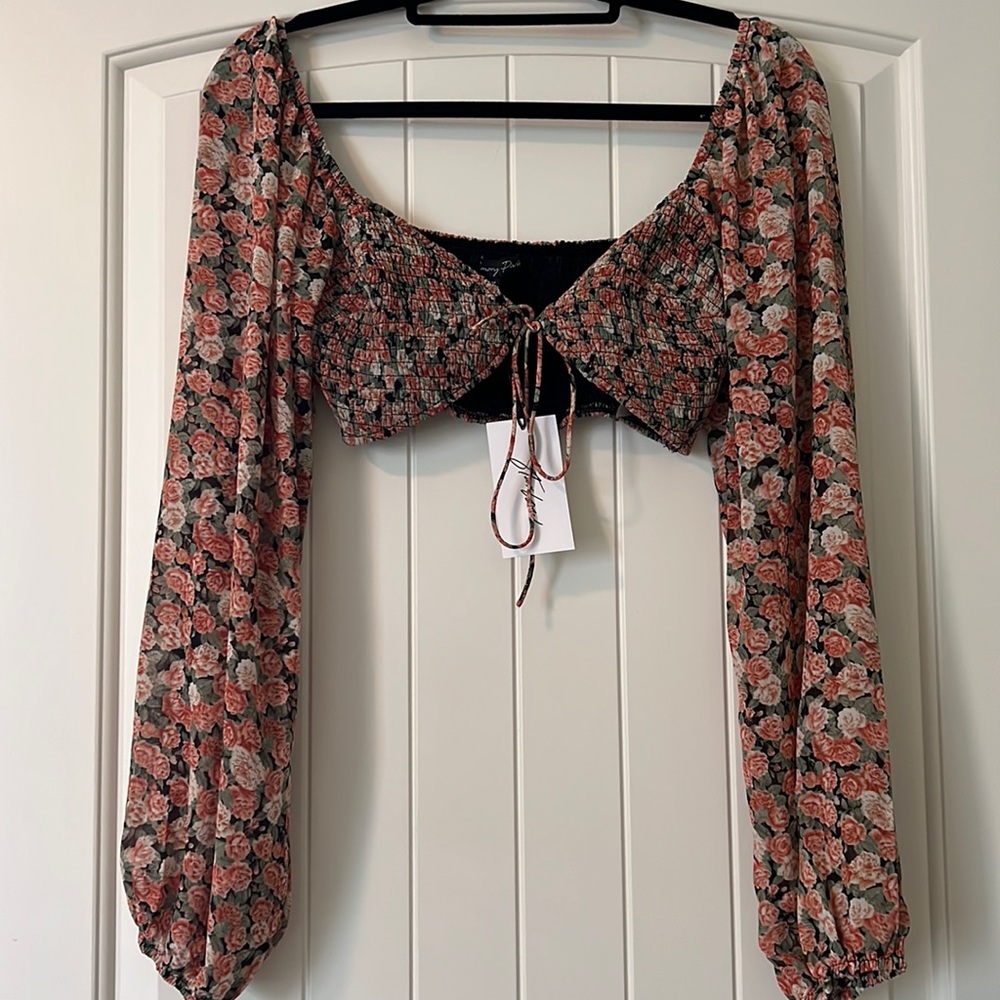 Shop Starlow boutique cropped tie floral top